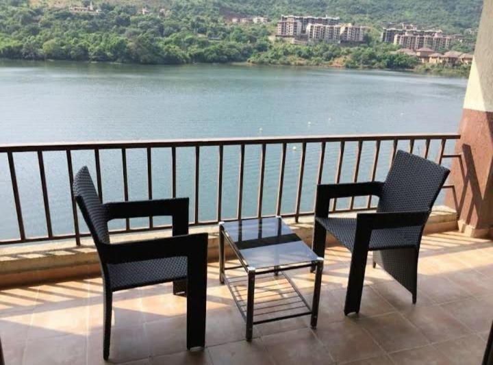 Infinity Lake View Studio - Chambres d’hôtes Lavasa