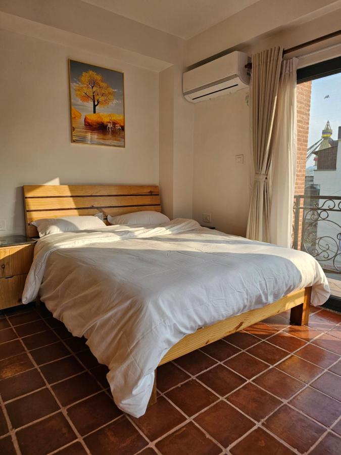 One-Bedroom Apartment with Balcony
