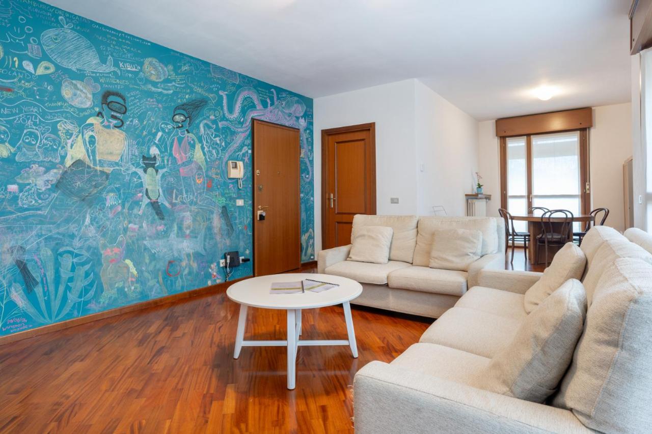 Spacious bright apartment near city center and Como lake with air conditioning - B&B