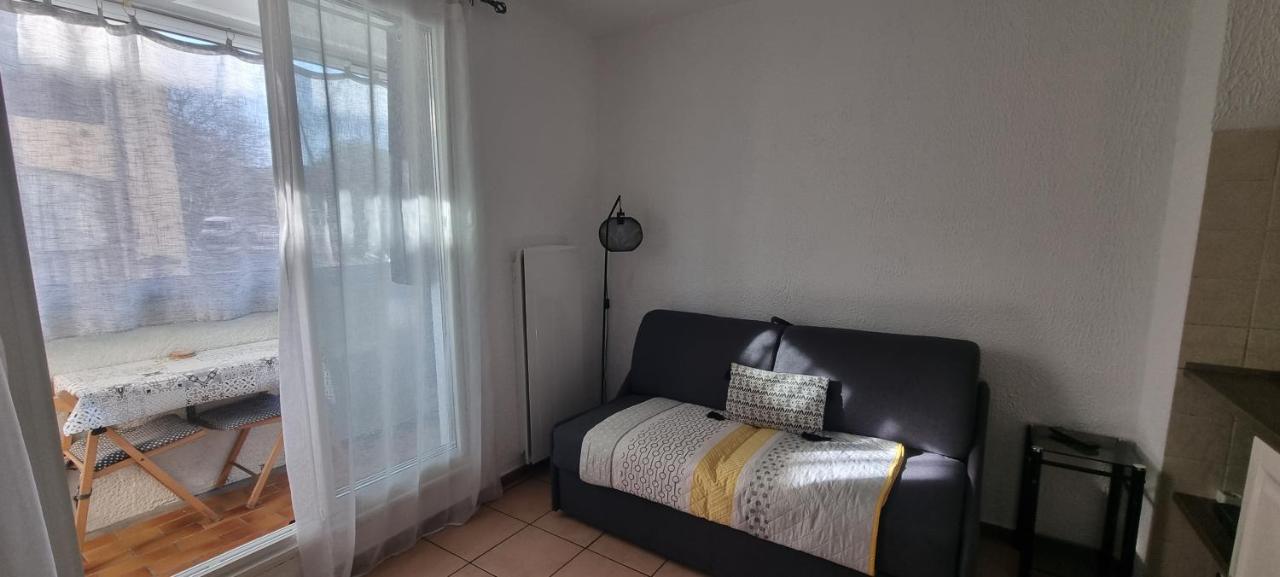 Appartement face à la mer dans le charmant village de Sausset-les-pins - B&B