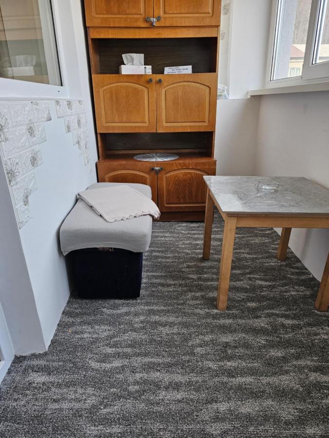 Apartment central Lupeni-Straja - Bed and Breakfast