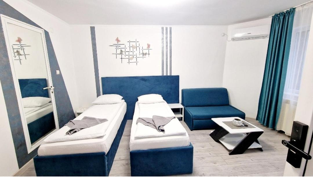 Economy Twin Room