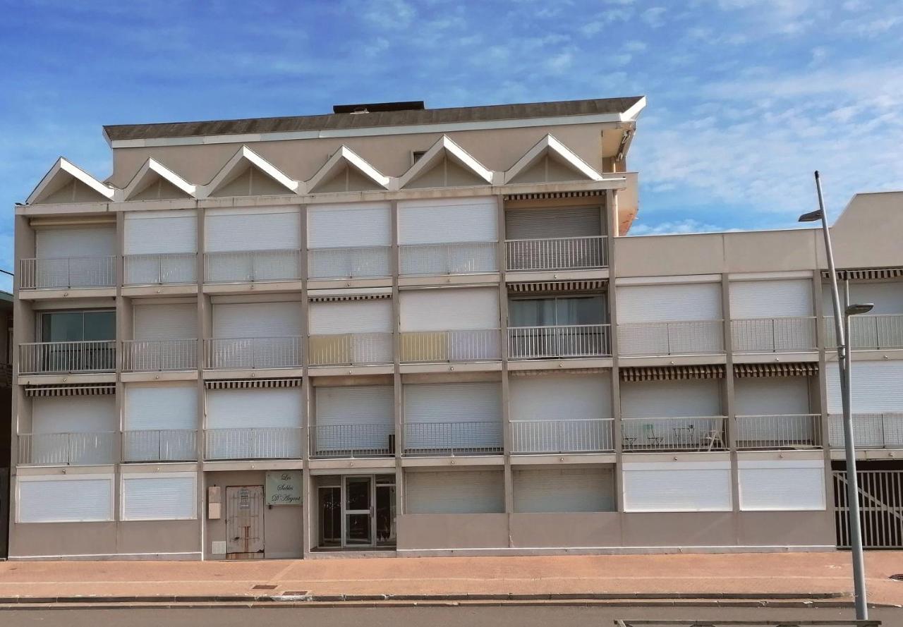 Joli studio rénové face à l'océan Balcon & WIFI - Bed and Breakfast
