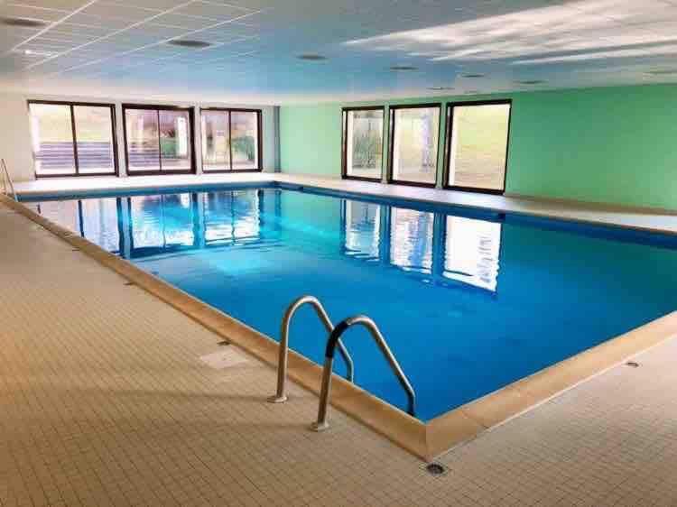 Superbe F3 au pied des pistes avec Piscine chauffée - B&B