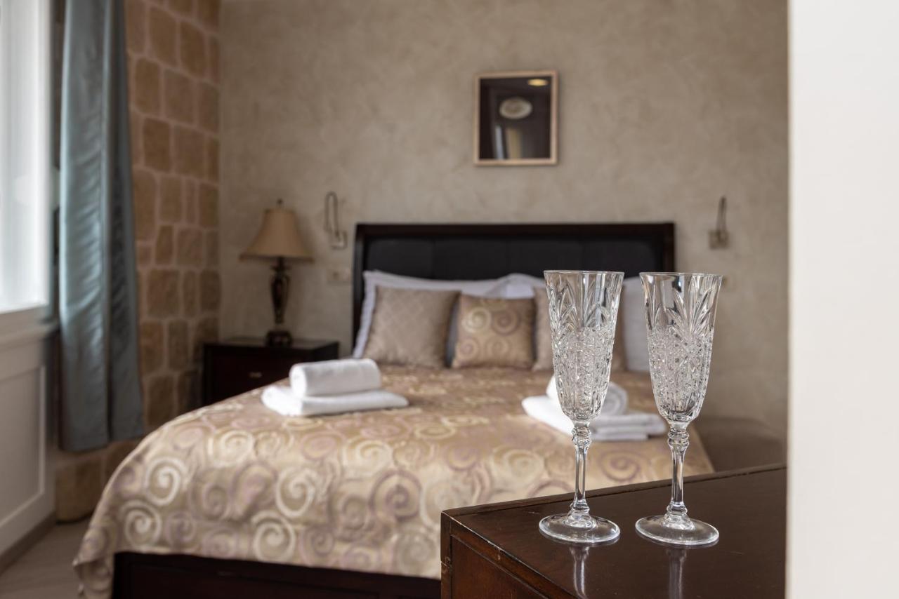 Queen Teuta Luxury Rooms Split - B&B