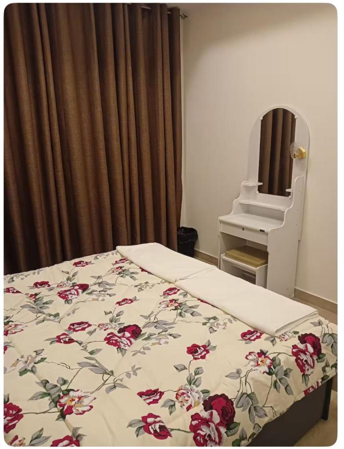 Cozy Beautiful Private Nerd with Shared Washroom - B&B Ajman