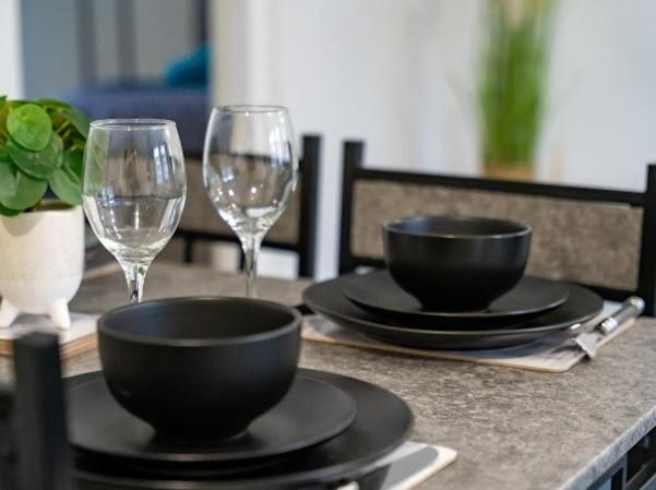 Charming 2BR Home with Garden & Fast Wi-Fi - B&B Manchester