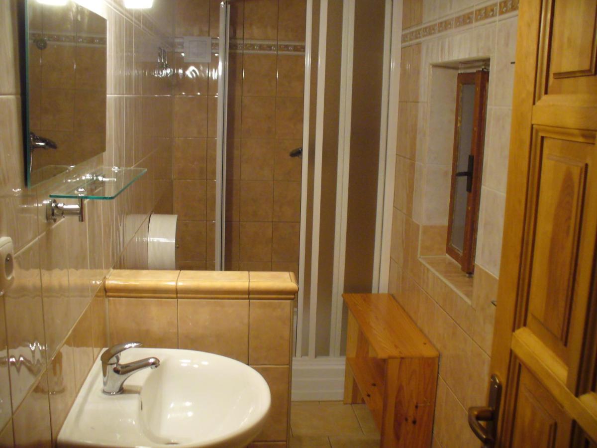 Quadruple Room with Private Bathroom