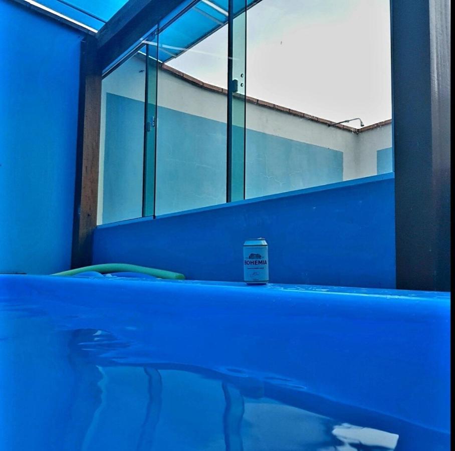 Casa de sítio com piscina, lareira e fogão a lenha - B&B