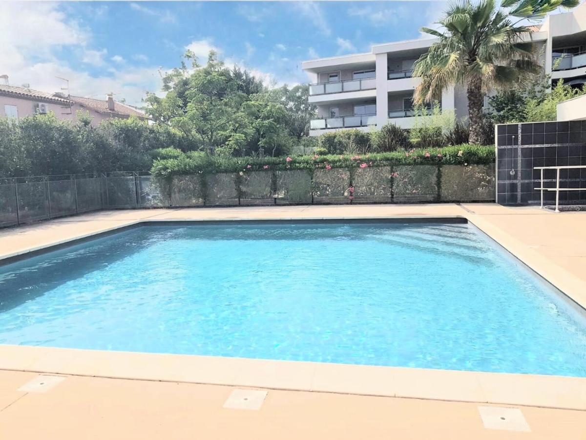 Appartement 7 personnes jardin et piscine - B&B
