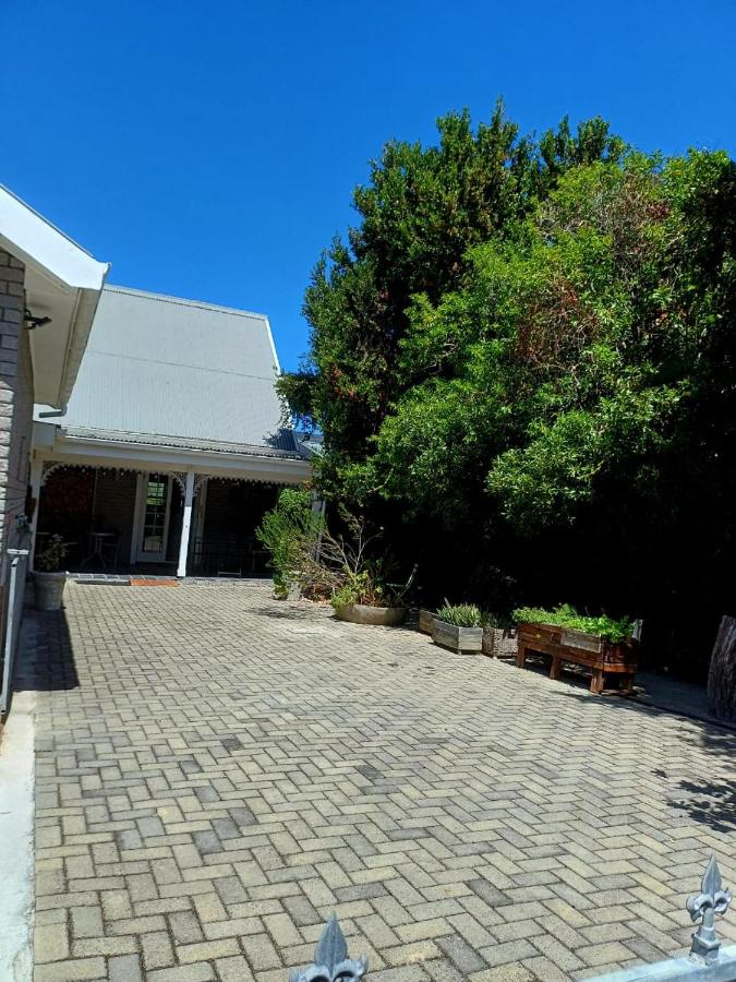 Spacious 5BR House near Davies Pool - B&B