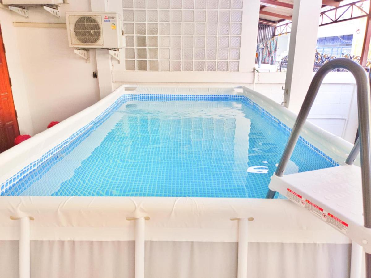 Entire House for 16 people - Walking Distance from BTS Onnut - B&B Bangkok