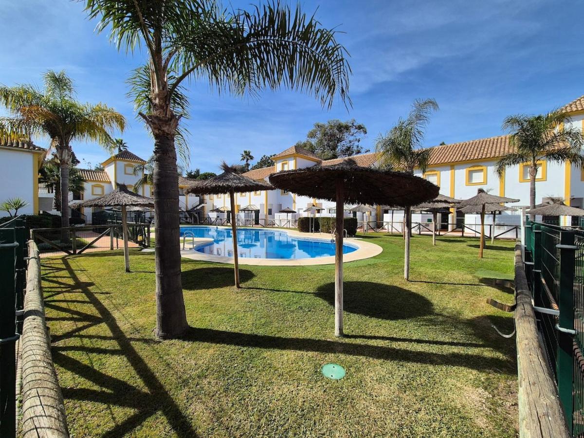 Casa adosada en el campo de golf de Islantilla - Chambres d’hôtes Islantilla