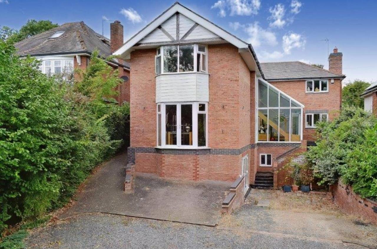 5 bed house with hot tub - Chambres d’hôtes Powick