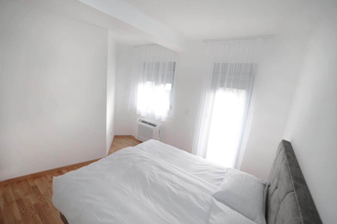 Apartman Dentalux 4 - Ferienwohnung Banja Luka