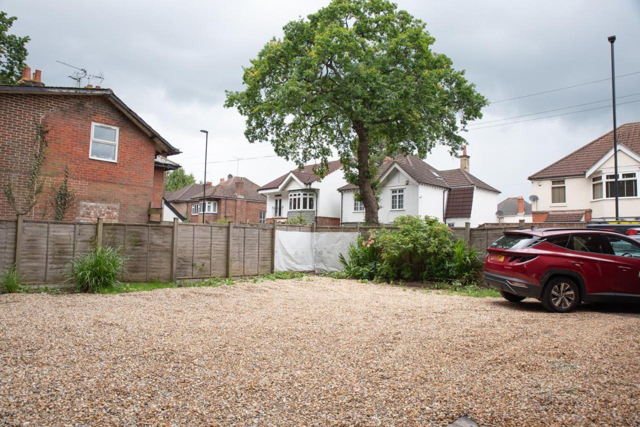 4 Bedrooms, Sleeps 8, Long Term Disc, Driveway - B&B