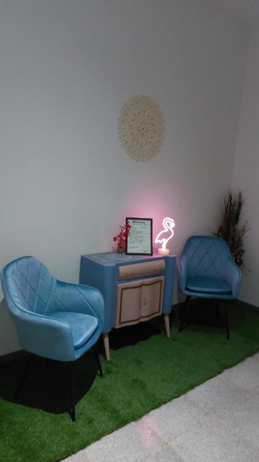 3 Flamingos - B&B