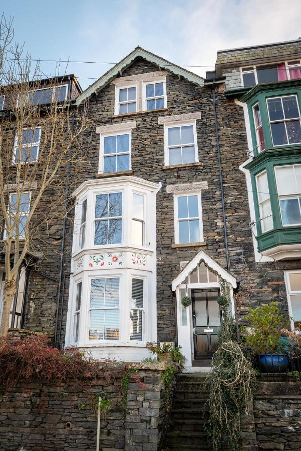 Luxury Pet-Friendly 2 Bed Retreat in Central Bowness with Copper Roll-Top Bath & Sun Terrace - Bed and Breakfast Bowness-on-Windermere