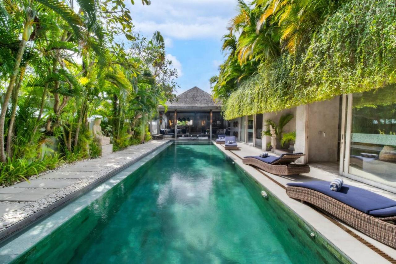Lavish 5 Bed, Sleeps 10, Butler, Daily Breakfast - B&B Canggu