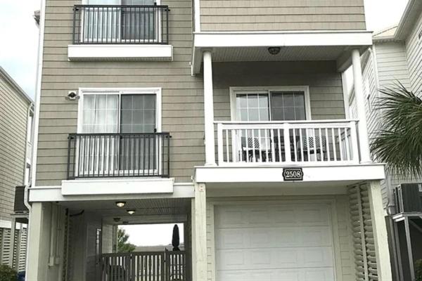 Minutes to the Beach 5 Bedrooms 4 Bath Pool House, Stunning Marsh View - B&B Myrtle Beach