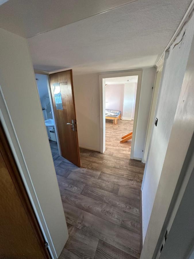 Bonn-Beuel Ferienwohnung mit Parkplätzen - Bed and Breakfast