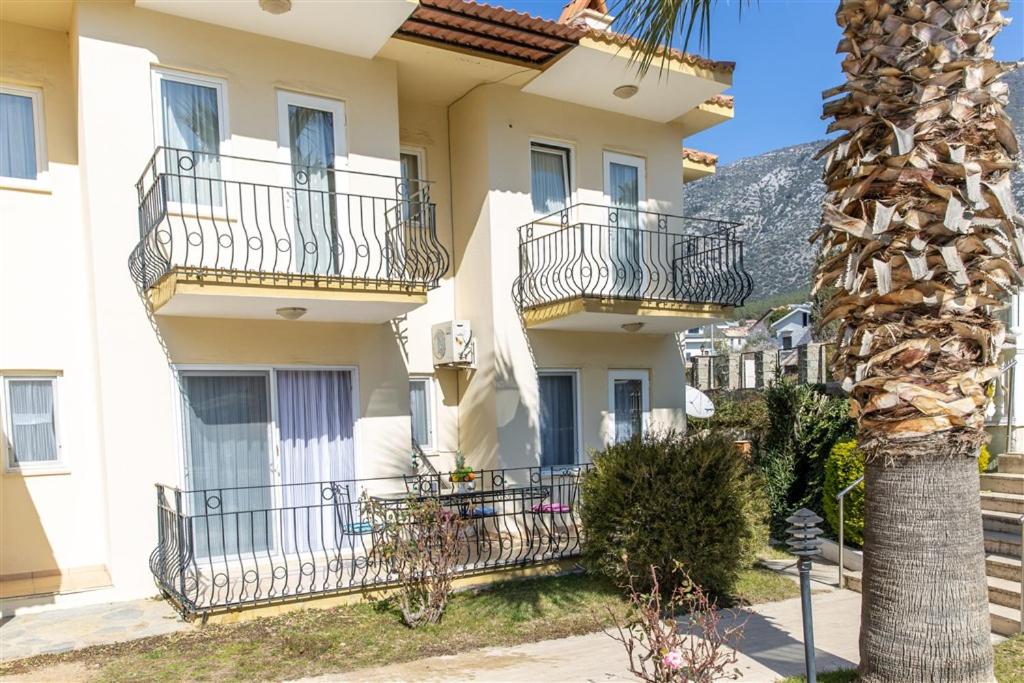 Gokay Apartment - 3 Bedroom Apartment in Ovacik - Chambres d'hôtes Fethiye