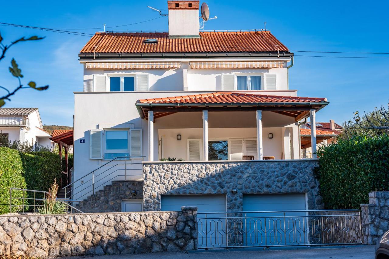 Apartment MILENA-airconditioning & private parking - B&B