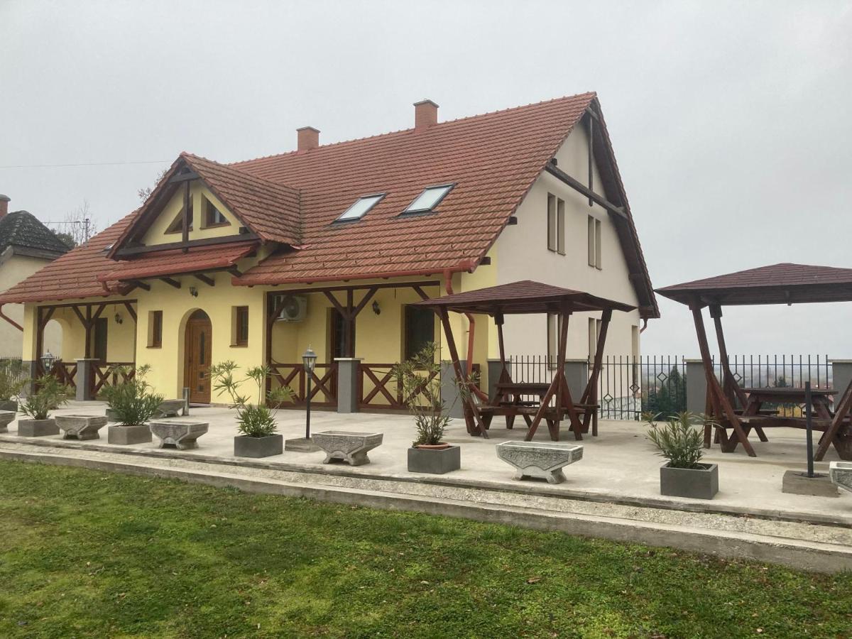 Bazilika Vendégház - B&B