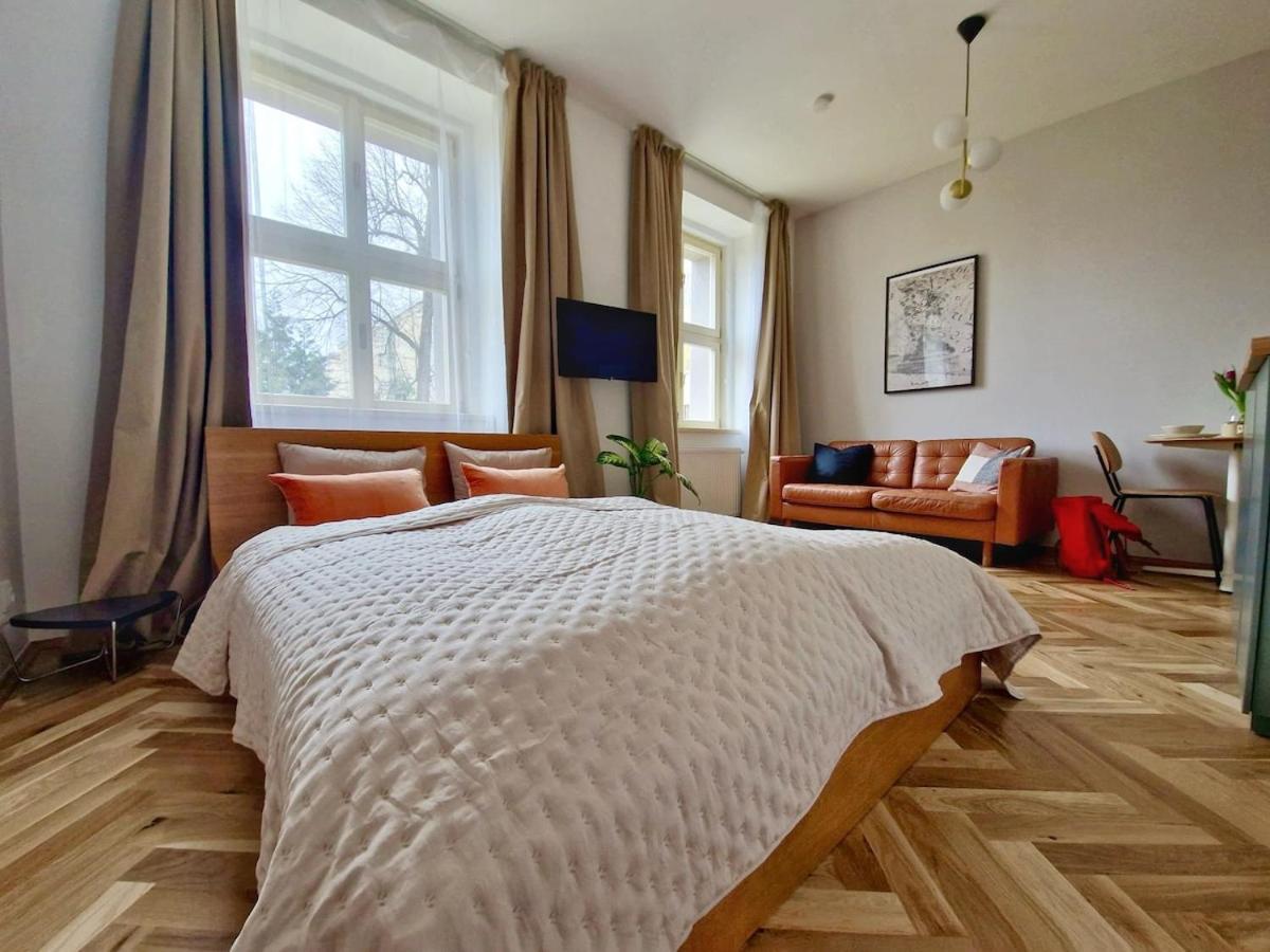 Quiet and chic Studio with AC - 10 min to the centre - Ferienwohnung Prag