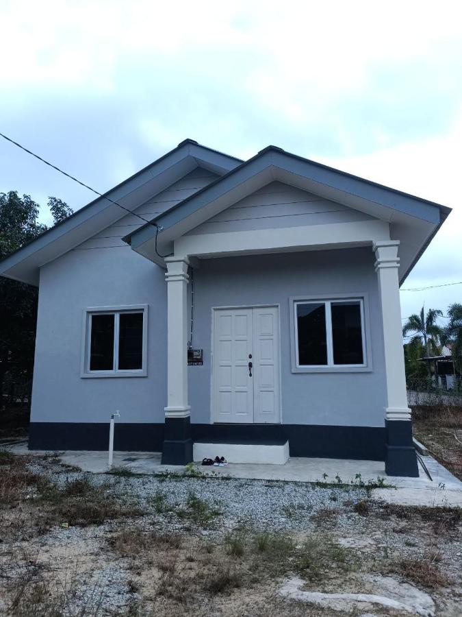 Senja Kelabu Homestay - B&B