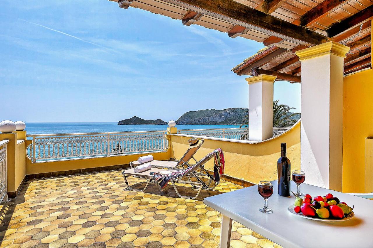 Two-Bedroom Deluxe Apartment with Ocean View