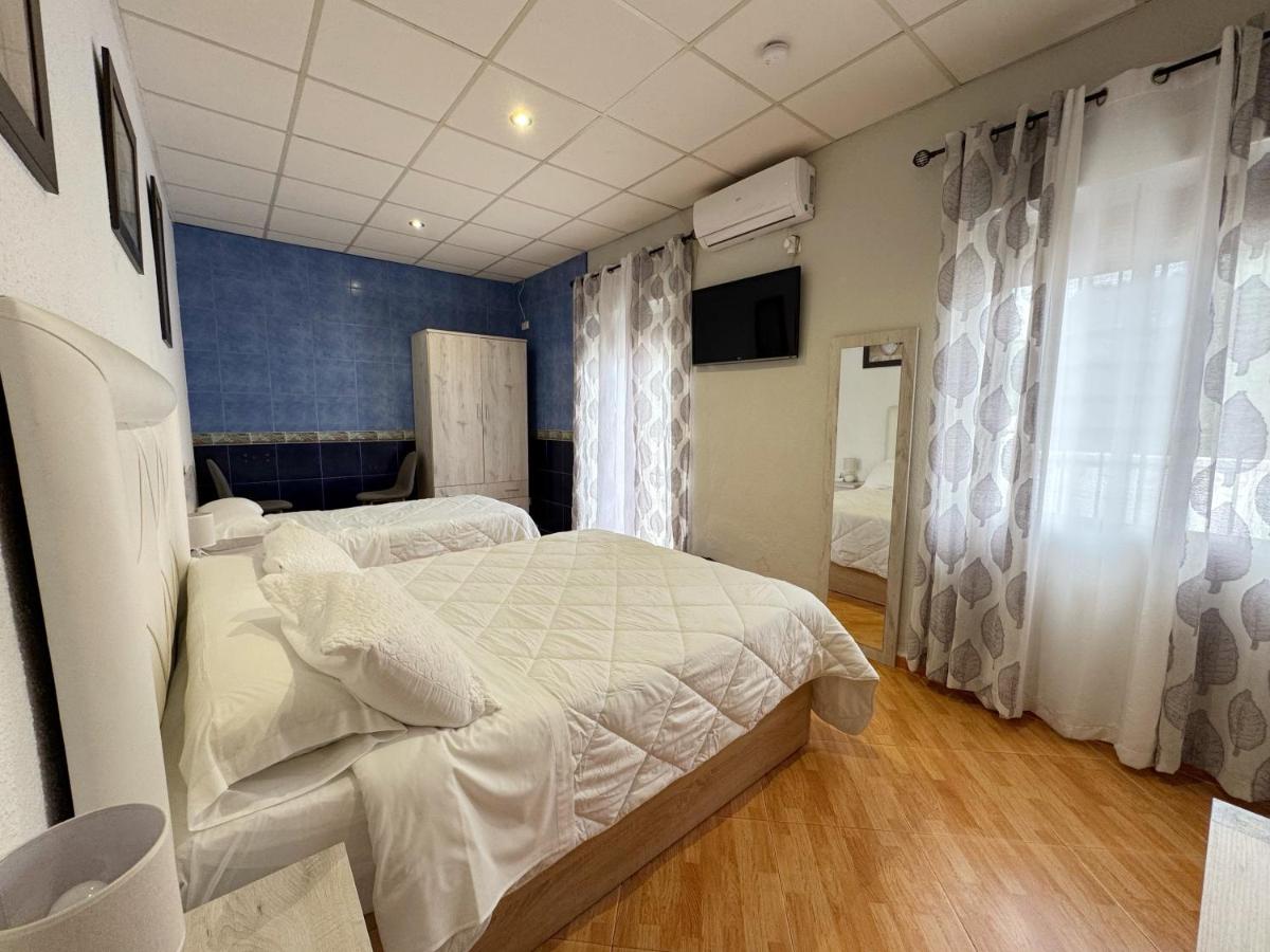 Triple Room with Private Bathroom