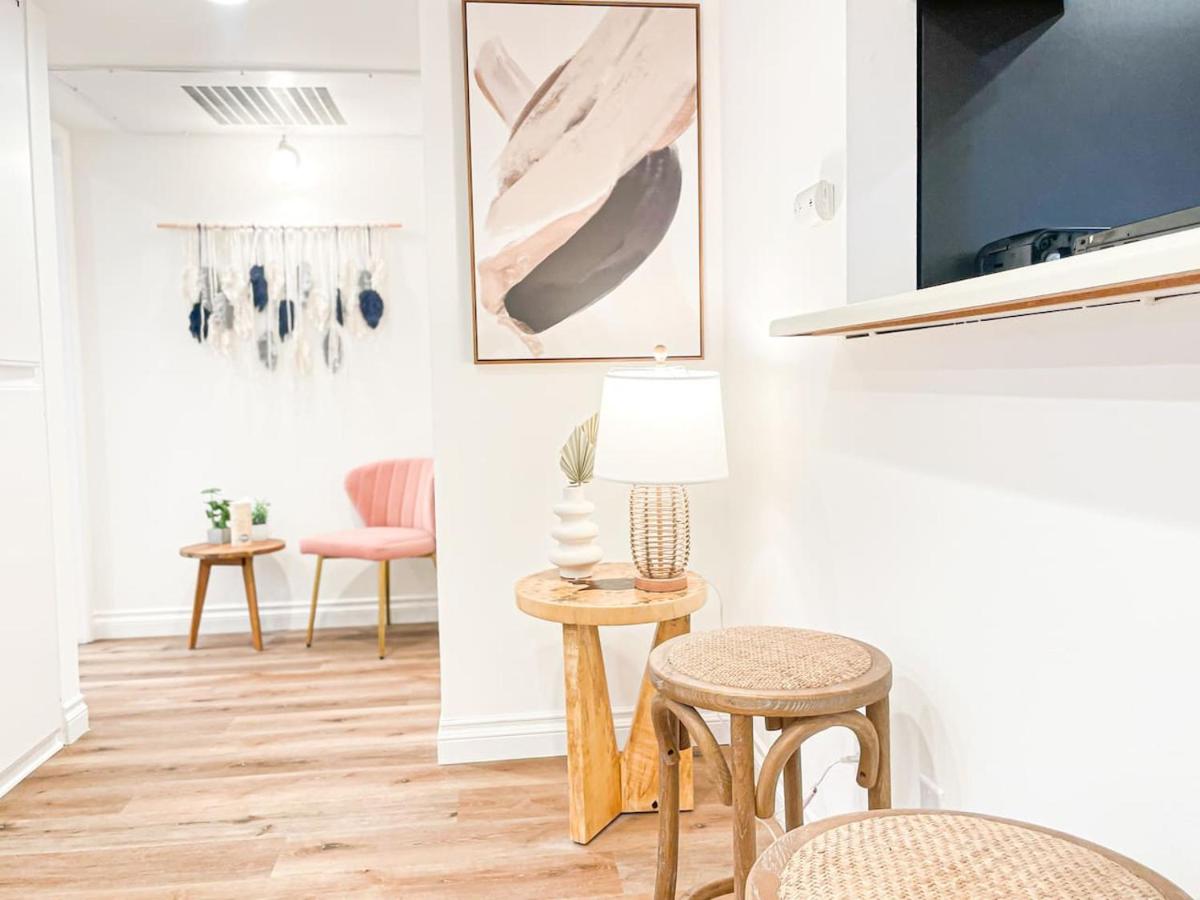 Unique 1BR Boho Abode in Hollywood - BR11 - BEV - B&B