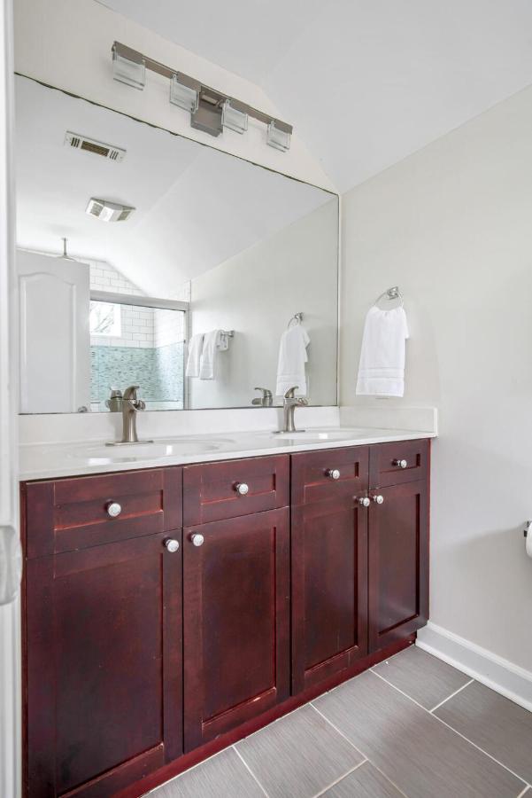 The Magnolia House - Bed and Breakfast Nashville