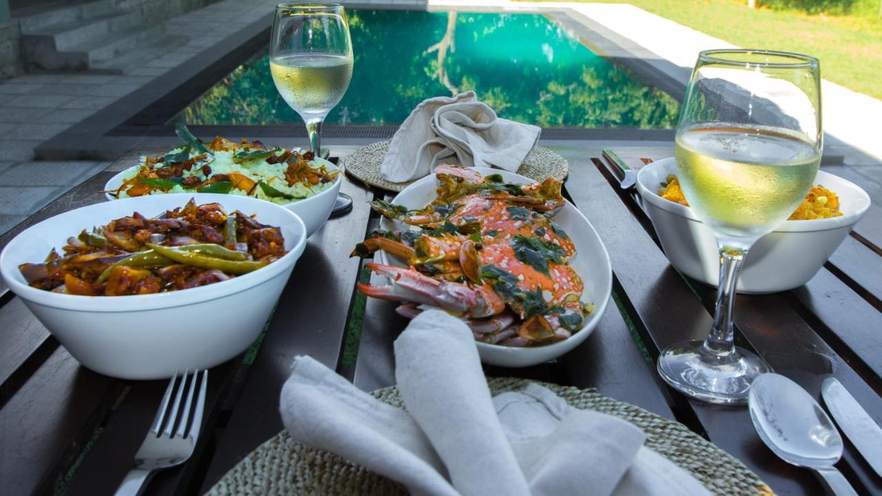 Neem Tree House - B&B Kirinda