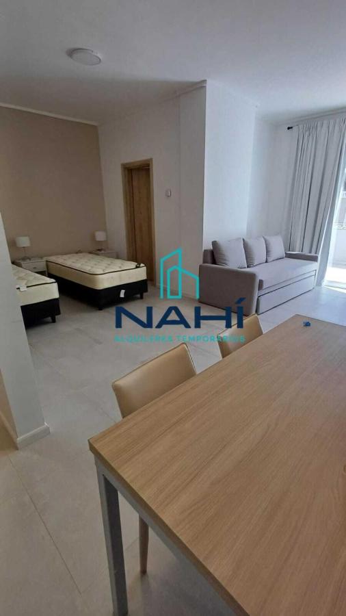 Apartamento de 1 dormitorio con balcón