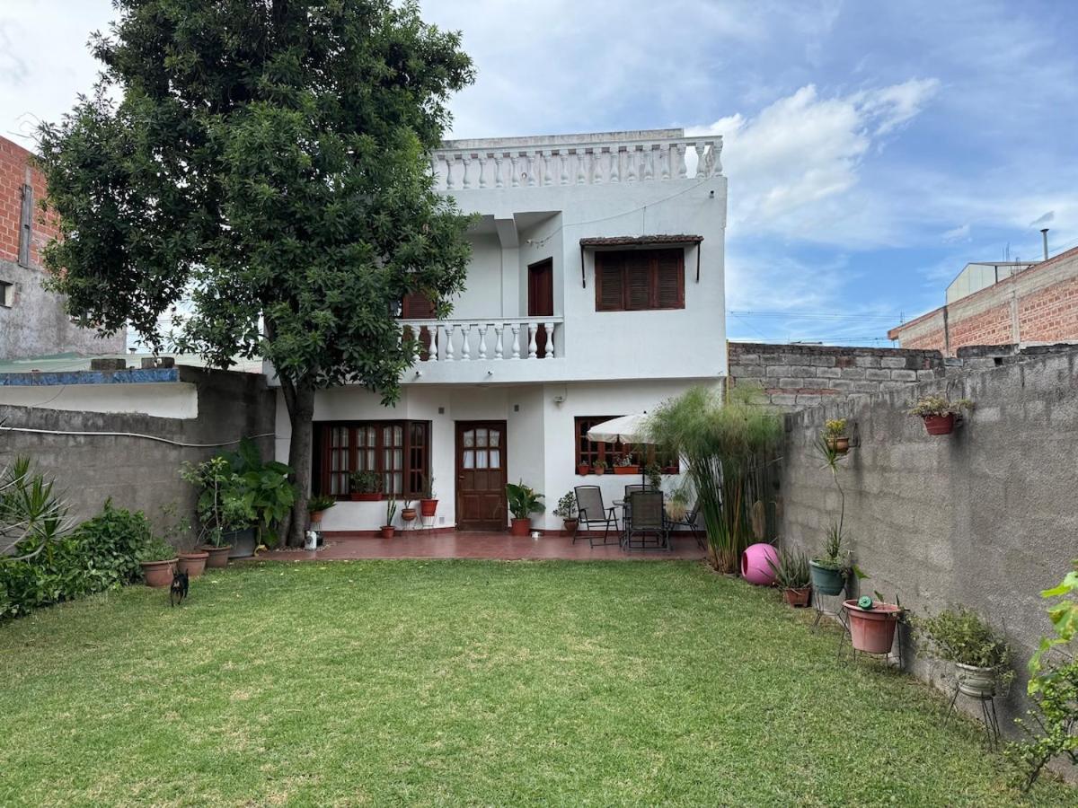 Caseros House - Guest House - B&B