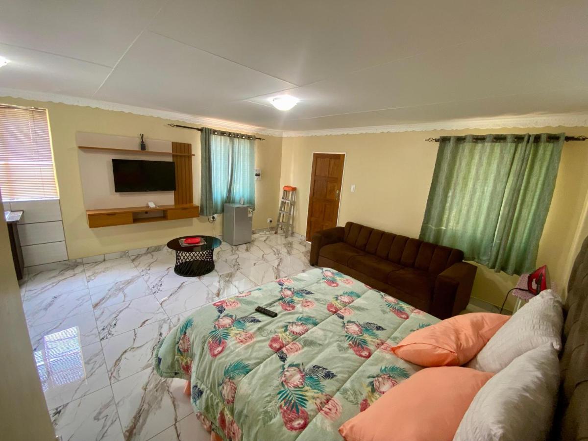 Gael Guest 1 - B&B