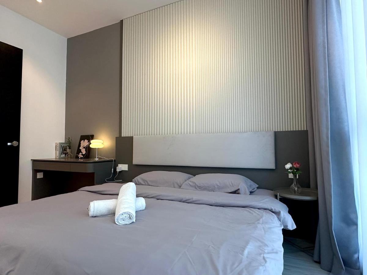 Setia Sky 88 Cozy Modern Designed Brand New Unit - B&B