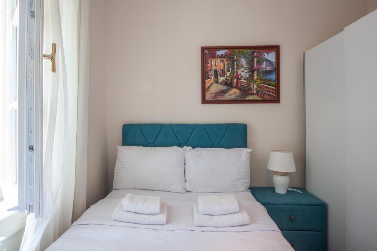 Four-Bedroom Luxury Apartment