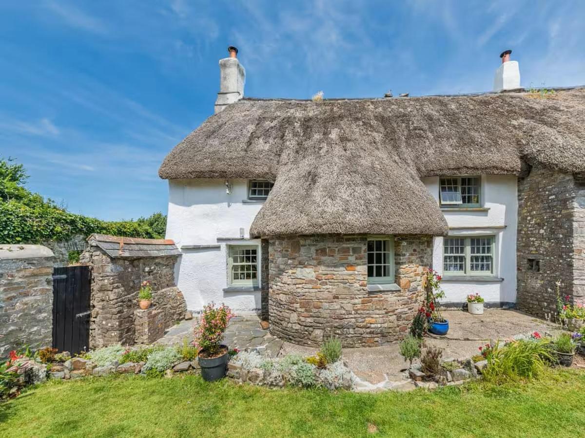 East Titchberry Cottage - Thatched cottage charm in rural North Devon - B&B
