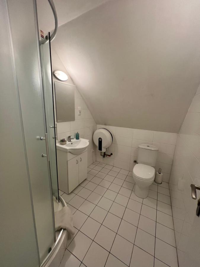 Habitación Doble con baño privado externo - 2 camas