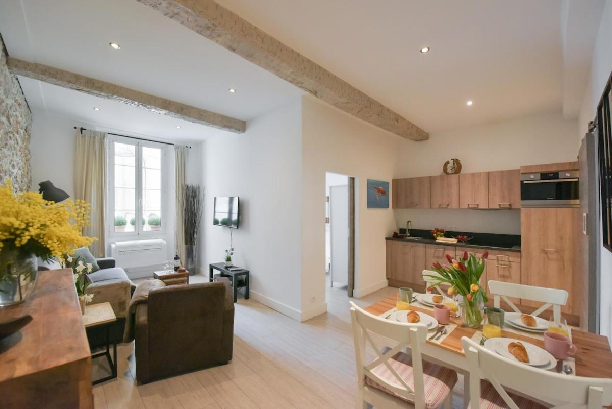 VIEUX MURS - Brand new flat for 4, AC, WIFI center old Antibes - B&B