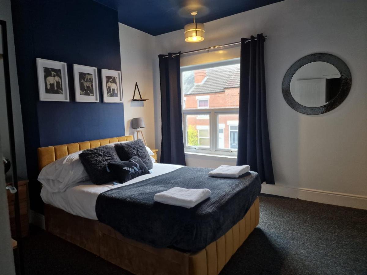 Comfortable 3 Double Bed Victorian Terrace from Luxus Stays - B&B Spon End