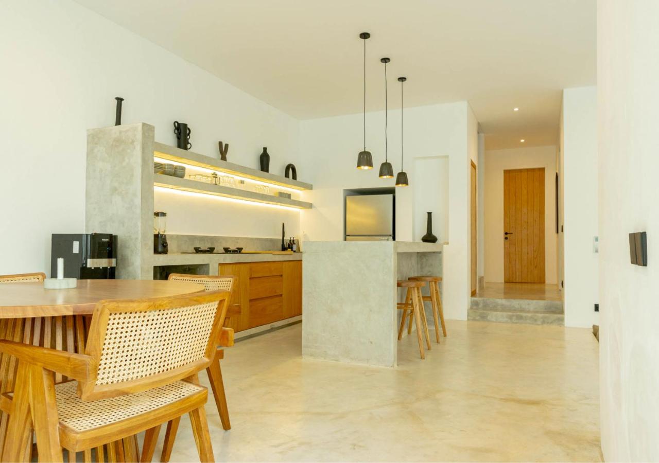 Villa Domus 1 by BaliSuperHost - B&B Uluwatu