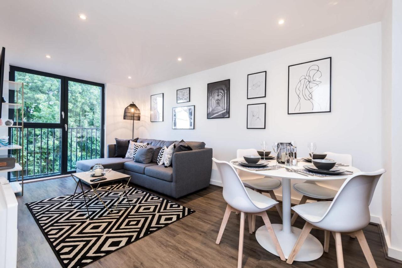 Chavasse Cove Sleeping 6 Guests With Parking - B&B Liverpool