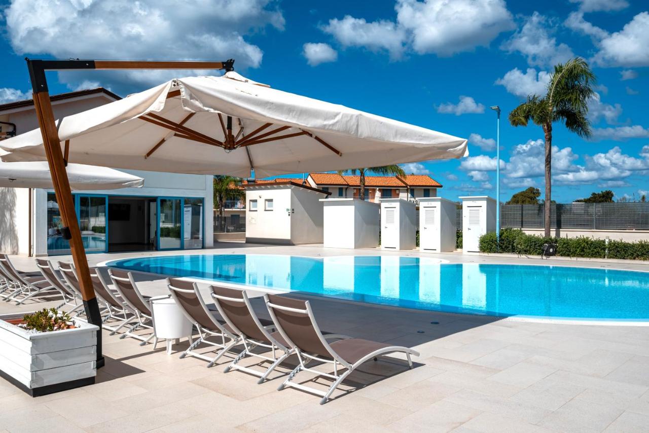 Icaro Residence Apartments with a beautiful pool - B&B