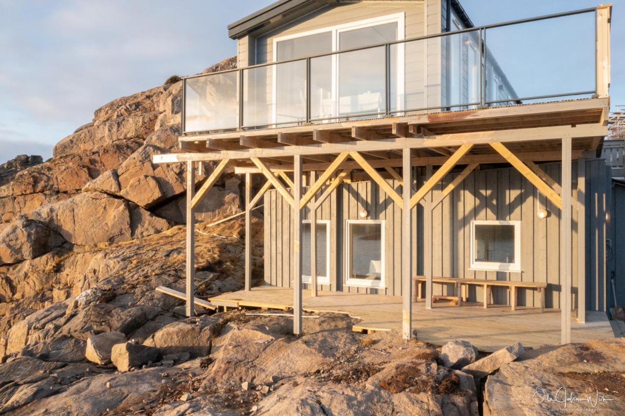 Henningsvær Seaside Ground Floor Apartment - B&B Henningsvaer