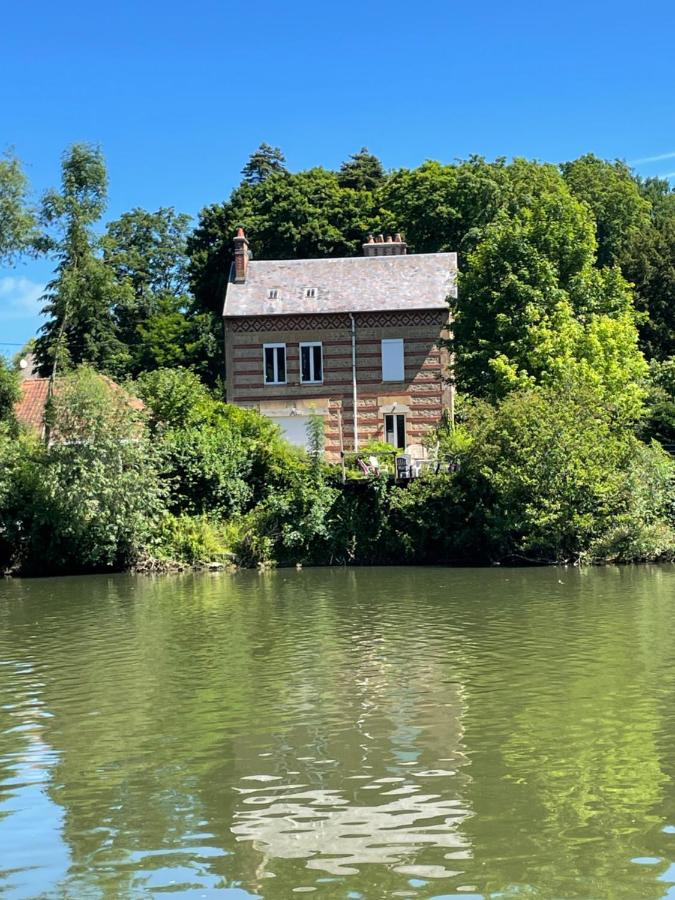 T2 bords de Meuse - Ferienwohnung Floing