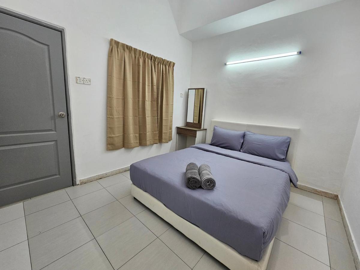 Double Room with Shared Bathroom